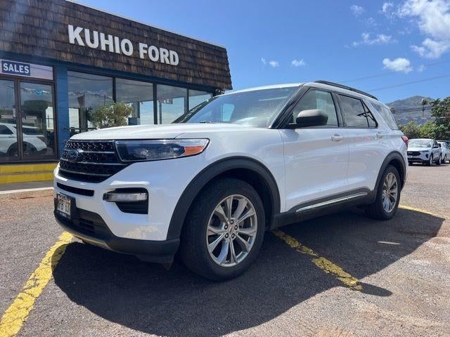 2021 Ford Explorer XLT RWD in Star White Metallic Tri-Coat — front three-quarter view