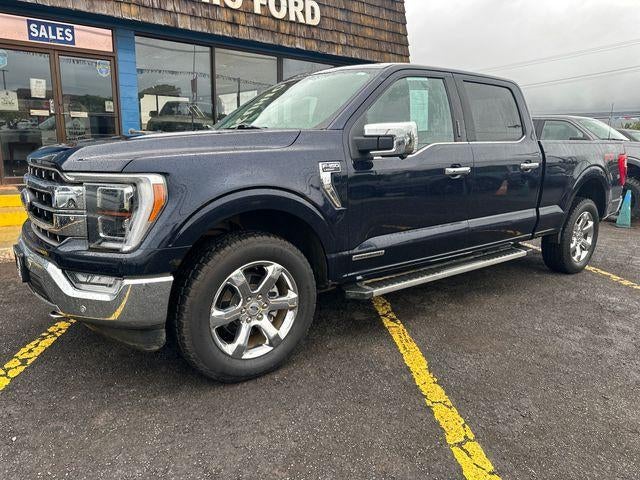 2022 Ford F-150 LARIAT 4WD SuperCrew 5.5' Box in Blue Metallic — front three-quarter view